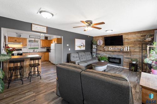206 E 4th St Street, Dell Rapids, SD, 57022 | Card Image
