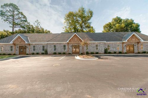 402 General Courtney Hodges Blvd, Perry, GA, 31069-3206 | Card Image