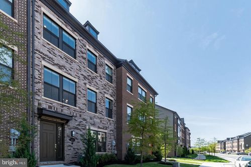 3057 Alan Shepard St, Oak Hill, VA, 20171-4196 | Card Image