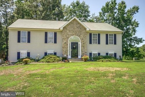 9504 S Royal Crest Ct, FREDERICKSBURG, VA, 22408-8771 | Card Image