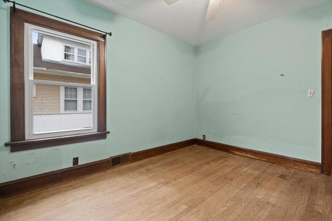 304 W Keith Ave, House other with 4 bedrooms, 2 bathrooms and 2 parking in Waukegan IL | Image 7
