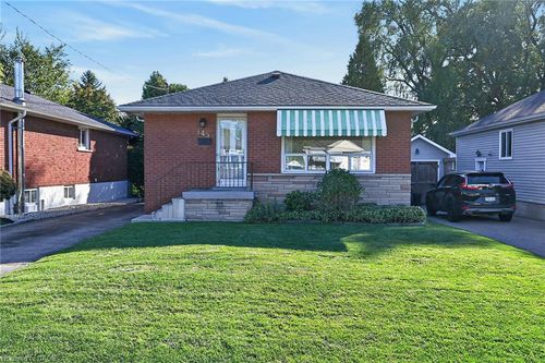 145 East 25th Street, Hamilton, ON, L8V3A3 | Card Image