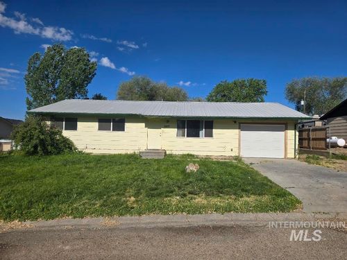 307 N 8th St, Parma, ID, 83660-5905 | Card Image