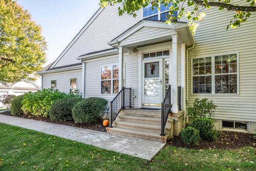 28-28 Meadowview Ct, Canton, CT, 06019-2648 | Card Image