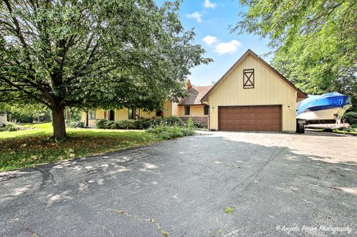 40553 N Trinity Ln, Antioch, IL, 60002-8467 | Card Image