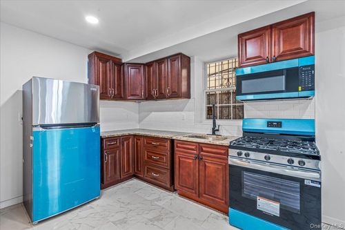 1stfloor-953 E 217th St, Bronx, NY, 10469 | Card Image