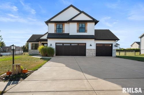 115 Parkview Dr, Eldridge, IA, 52748-9574 | Card Image