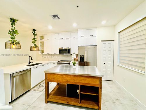 104-10295 Nw 64th Ter, Doral, FL, 33178-4688 | Card Image