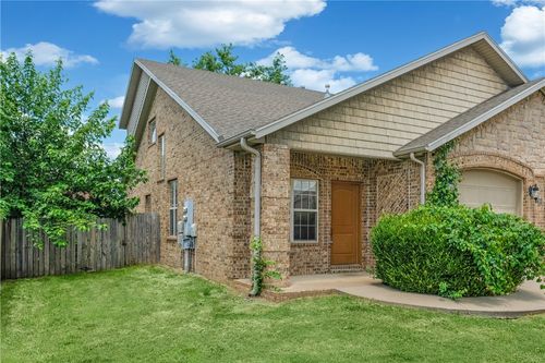 602 Sw Caprington St, Bentonville, AR, 72712-8270 | Card Image