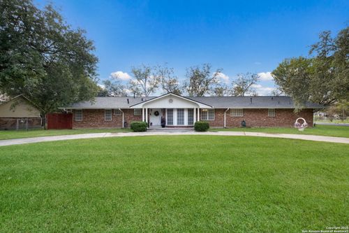 1109 27th St, Hondo, TX, 78861-3009 | Card Image