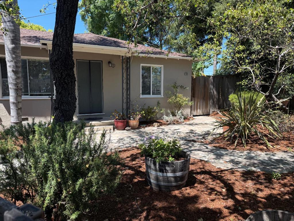 823 Cedar St, Redwood City, CA 94063