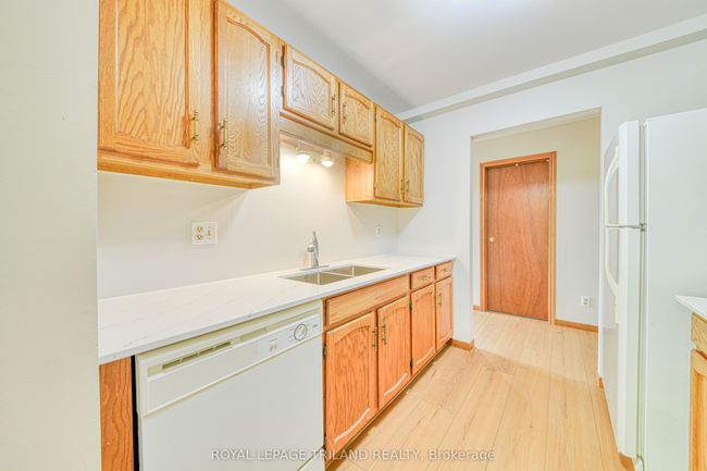 206 - 4 Albert St, Condo with 2 bedrooms, 2 bathrooms and 1 parking in Cambridge ON | Image 7