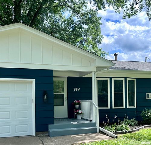 484 26th Avenue Ct, East Moline, IL, 61244-2744 | Card Image