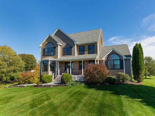 18 North Road, East Kingston, NH, 03827 | Card Image