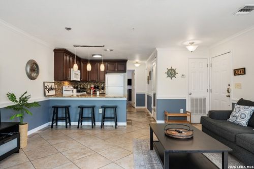 301-730 E Mather St, New Braunfels, TX, 78130-4343 | Card Image