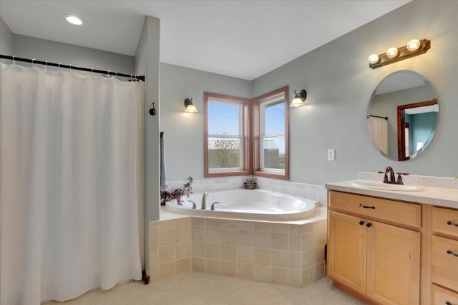 28222 Wild Rose Ln N, House other with 5 bedrooms, 3 bathrooms and null parking in Davenport WA | Image 17