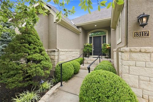 13117 Reeds St, Leawood, KS, 66209-1904 | Card Image