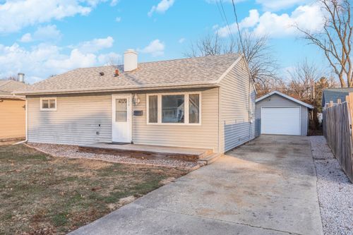 334 Baker St, Bloomington, IL, 61701-6852 | Card Image