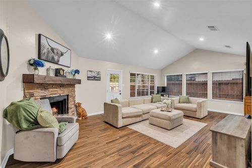 13860 Ventura Rd, Willis, TX, 77318-3223 | Card Image