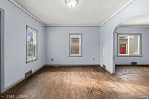 1125 E Hayes Ave, Hazel Park, MI, 48030-2620 | Card Image