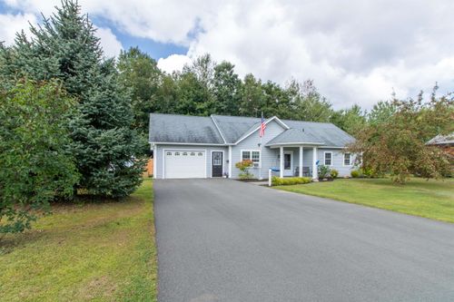 55 Stonewall St, Newport, VT, 05855-5775 | Card Image