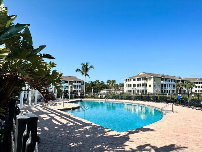Resort style pool | Image 18