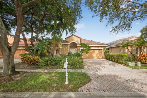 10109 Diamond Lake Rd, Boynton Beach, FL, 33437-5522 | Card Image