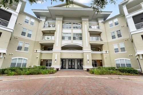 516-8290 Gate Pkwy W, Jacksonville, FL, 32216-3624 | Card Image