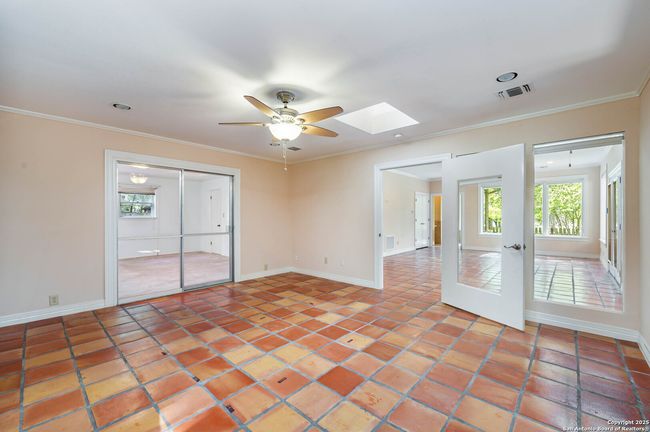5645 Parkcrest Dr, House other with 4 bedrooms, 4 bathrooms and null parking in Windcrest TX | Image 15
