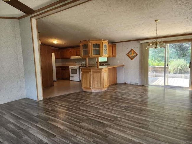 2316 Edwards Ln, House other with 3 bedrooms, 2 bathrooms and null parking in HARPERS FERRY IA | Image 5