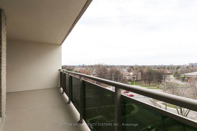 808 - 820 Burnhamthorpe Rd, Condo with 3 bedrooms, 2 bathrooms and 1 parking in Etobicoke ON | Image 36