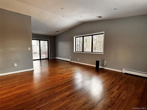 218 Beattie Rd, Washingtonville, NY, 10992-1064 | Card Image