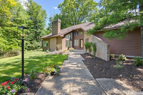 1860 Beard Dr Se, Grand Rapids, MI, 49546-6458 | Card Image