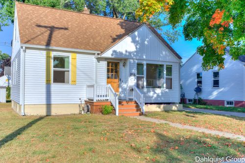2715 Liberty Rd, Norton Shores, MI, 49441-3459 | Card Image