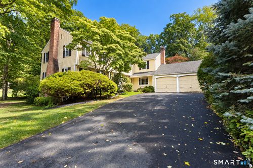 225 Westmont St, West Hartford, CT, 06117-2935 | Card Image