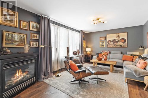 32 Ann St, Arkona, ON, N0M1B0 | Card Image