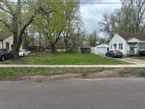 2714 W Fremont St, Peoria, IL, 61605-1466 | Card Image