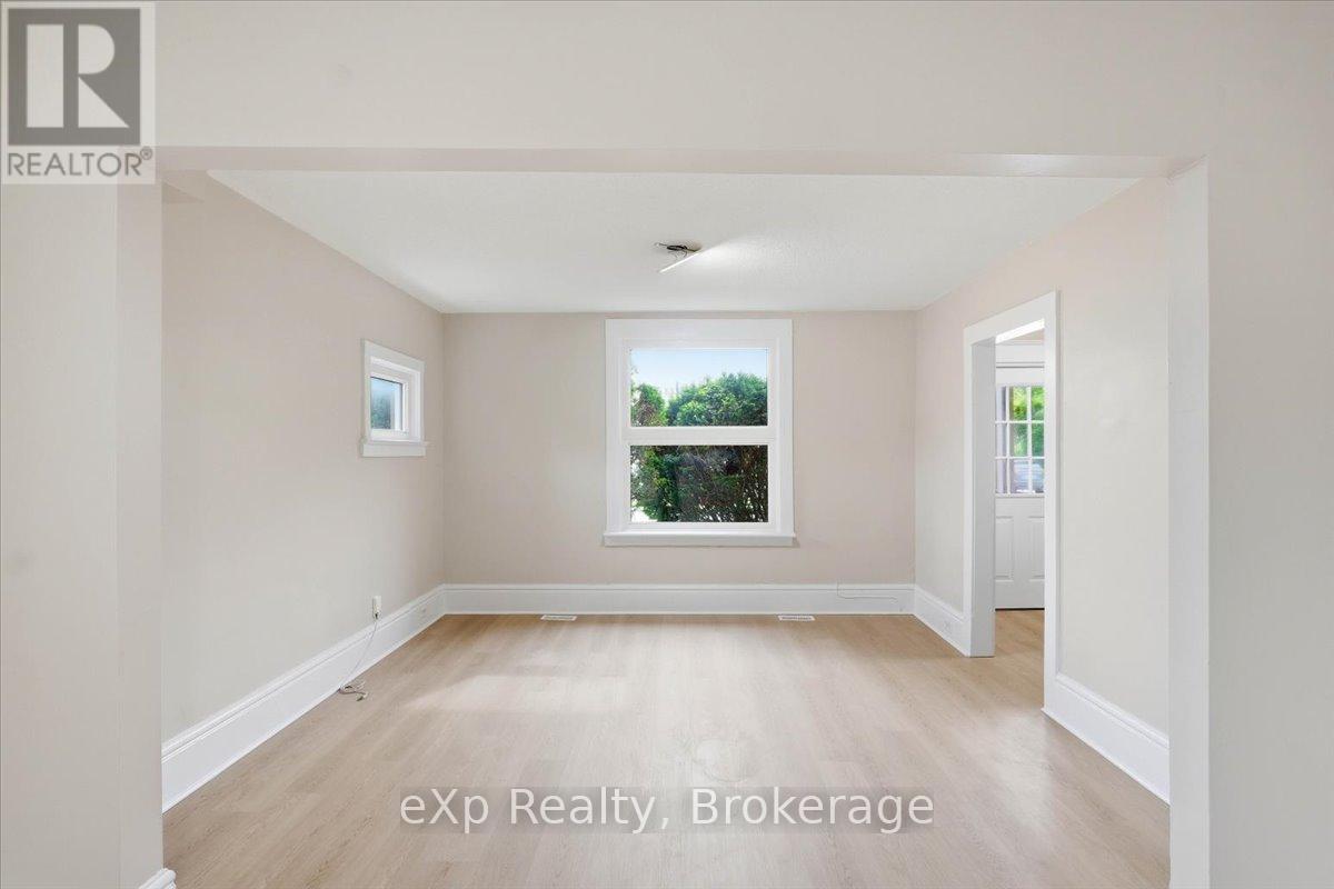 Residential Lease in Belleville (Belleville Ward) 4