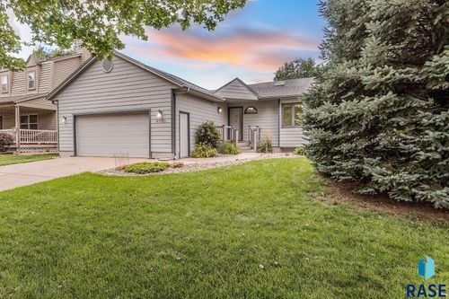 4700 E Alpine Cir, Sioux Falls, SD, 57110-5974 | Card Image