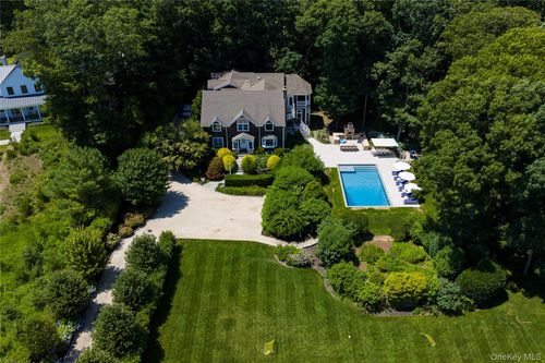 652 Noyack Path, Water Mill, NY, 11976-2234 | Card Image