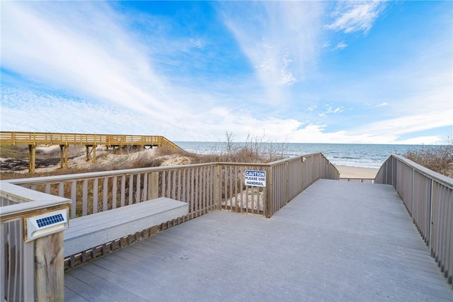 1006 - 5495 State Highway 361, Condo with 2 bedrooms, 2 bathrooms and null parking in Port Aransas TX | Image 5