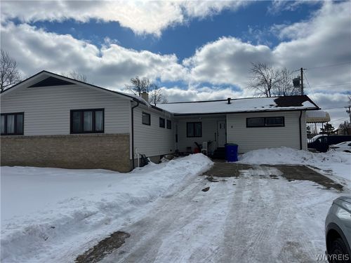 3 Newgate Rd, Amherst, NY, 14226-1512 | Card Image