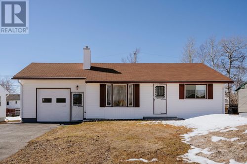 136 Elizabeth Dr, Gander, NL, A1V1H1 | Card Image