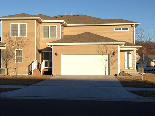 726 Redwood St, Onalaska, WI, 54650-2462 | Card Image