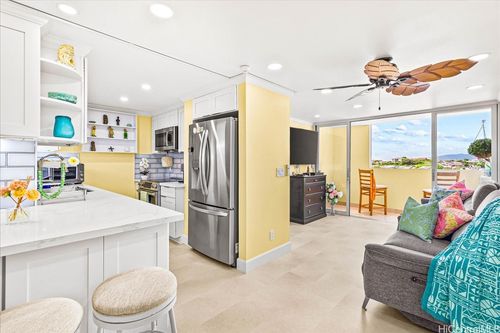 aph2-3215 Ala Ilima St, Honolulu, HI, 96818-2946 | Card Image