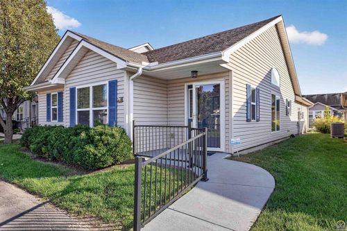 5511 Sw Chapella St, Topeka, KS, 66614-4042 | Card Image