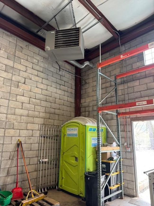 portapotty | Image 7