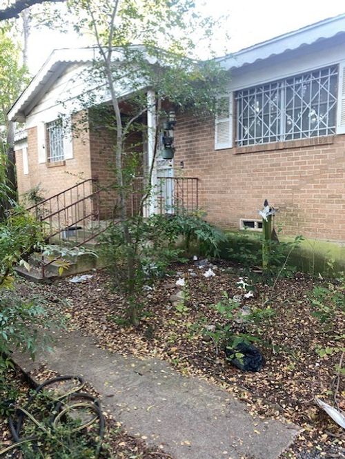 7060 John T White Rd, Fort Worth, TX, 76120-3106 | Card Image