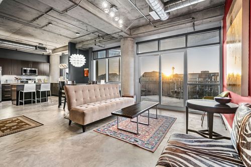 305-1001 Belleview St, Dallas, TX, 75215-1820 | Card Image