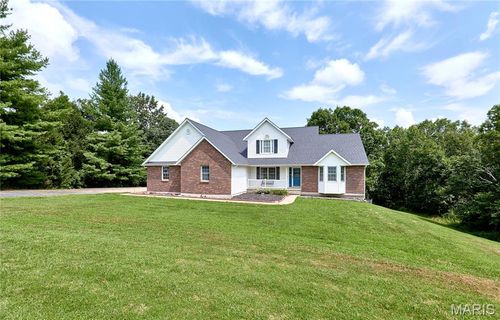 301 Country View Dr, Winfield, MO, 63389-3338 | Card Image